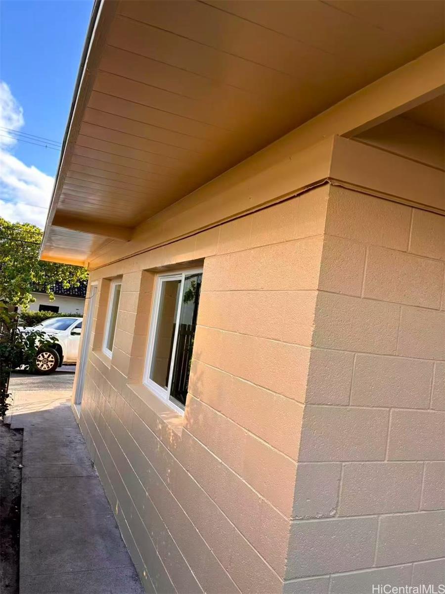 914 Kinau St Honolulu - Multi-family - photo 4 of 17
