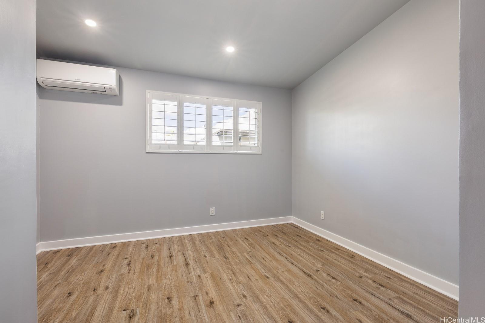 914  Lemiwai Street Wahiawa Park, Central home - photo 17 of 25