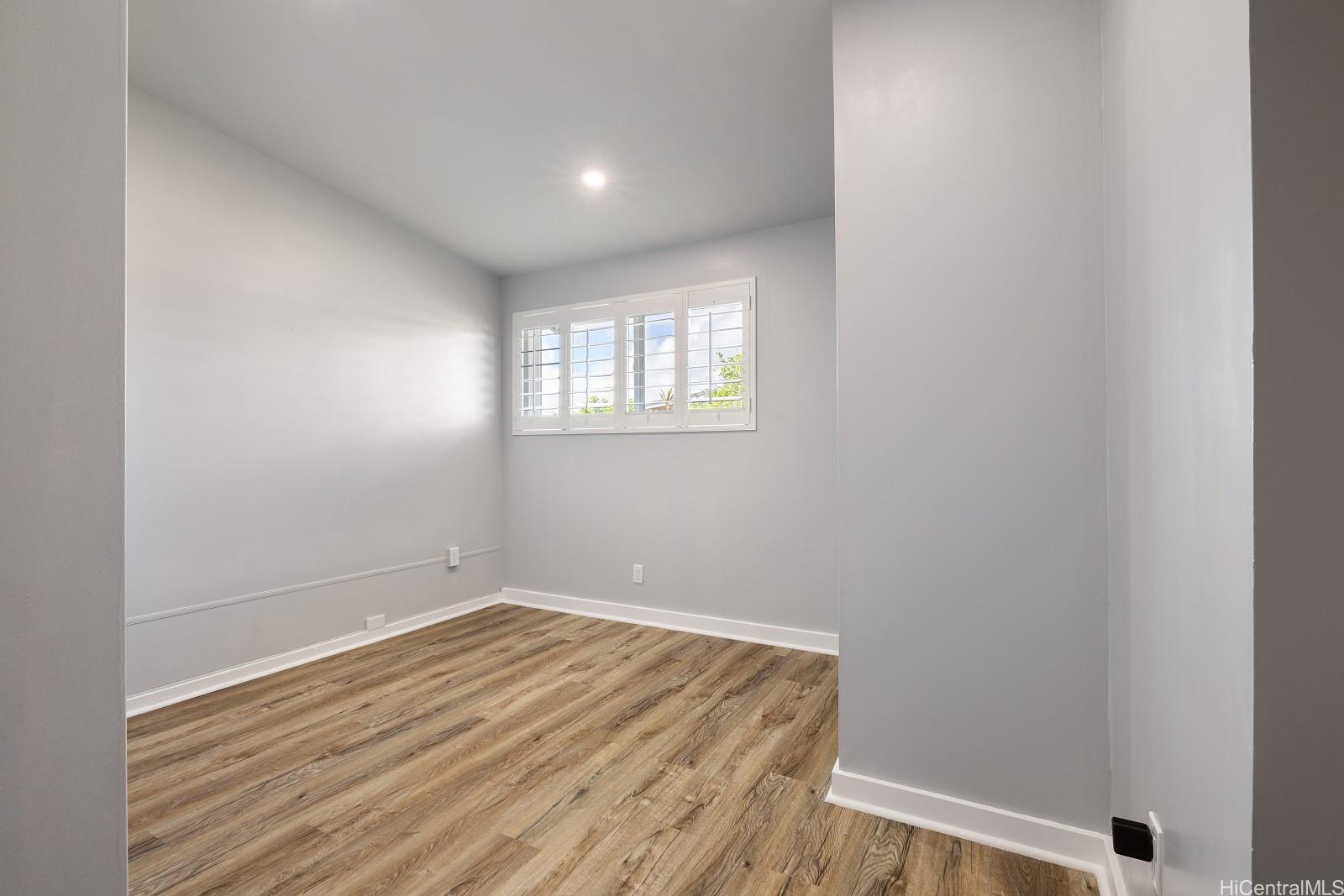 914  Lemiwai Street Wahiawa Park, Central home - photo 19 of 25