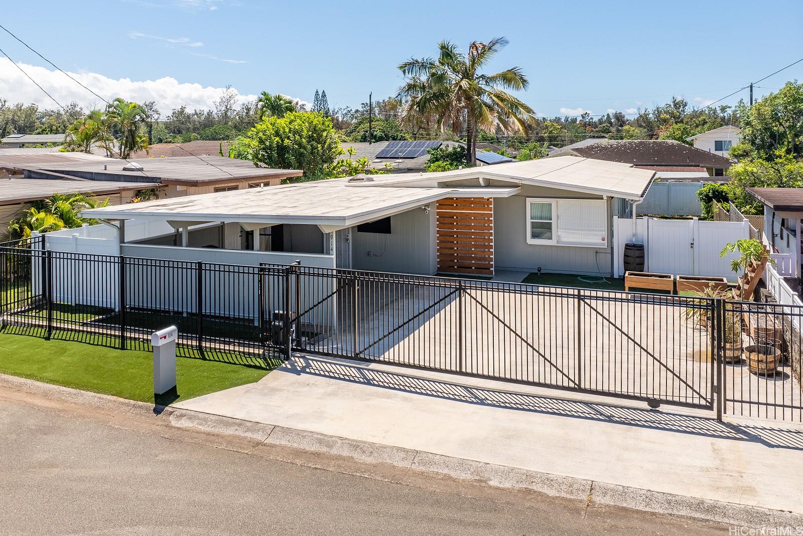 914  Lemiwai Street Wahiawa Park, Central home - photo 23 of 25