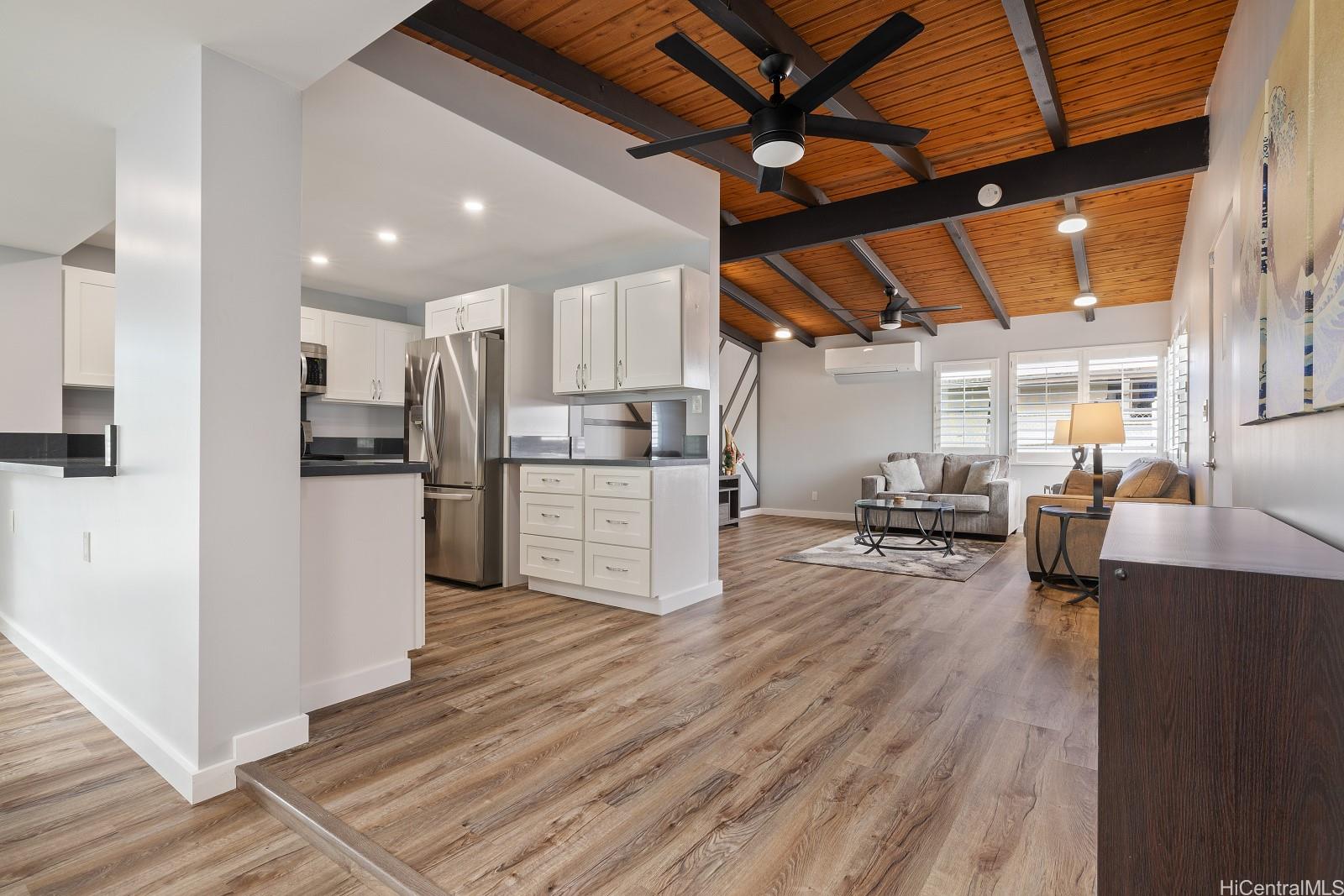 914  Lemiwai Street Wahiawa Park, Central home - photo 4 of 25