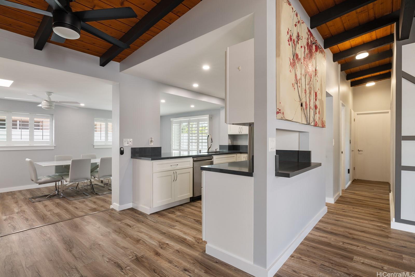 914  Lemiwai Street Wahiawa Park, Central home - photo 8 of 25