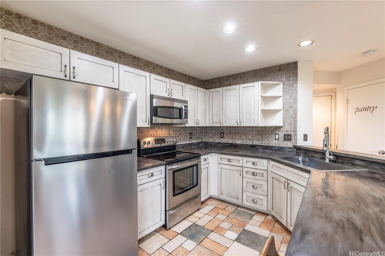 91-430  Makalea St Ewa Gen Las Brisas, Ewaplain home - photo 3 of 15