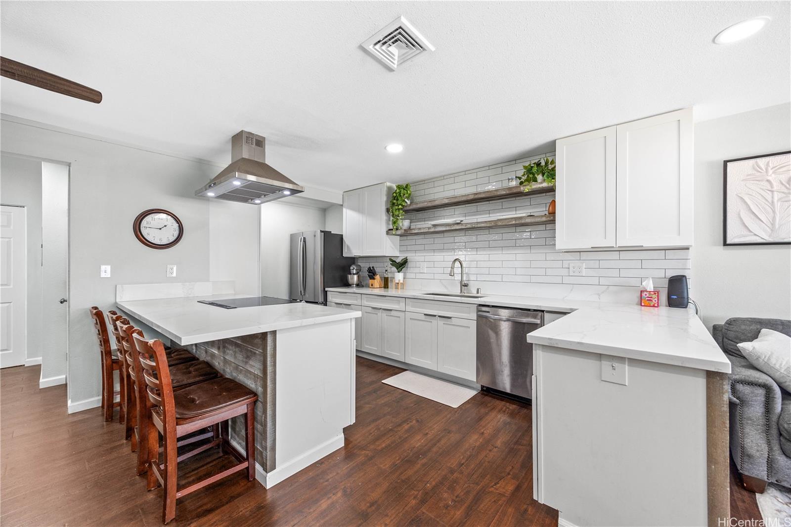 91-444  Pohakupuna Road Ewa Beach, Ewaplain home - photo 2 of 25