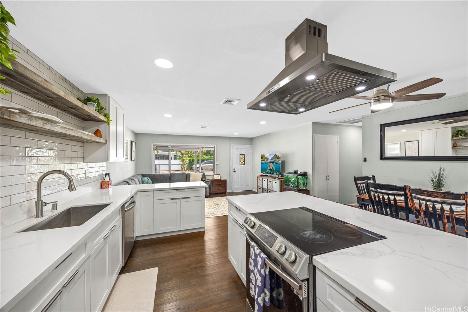 91-444  Pohakupuna Road Ewa Beach, Ewaplain home - photo 3 of 25