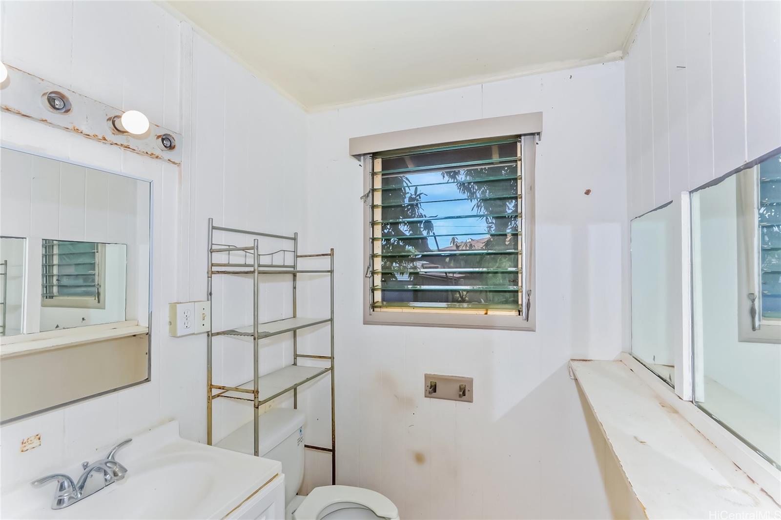 91-454  Papipi Rd Ewa Beach, Ewaplain home - photo 10 of 22