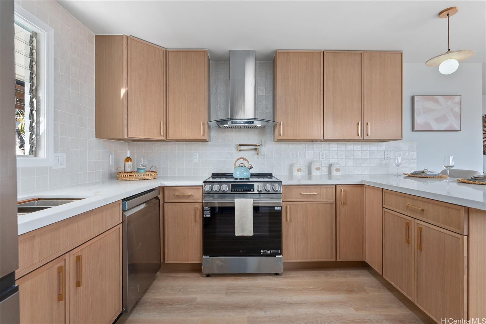 91-454  Papipi Road Ewa Beach, Ewaplain home - photo 6 of 25