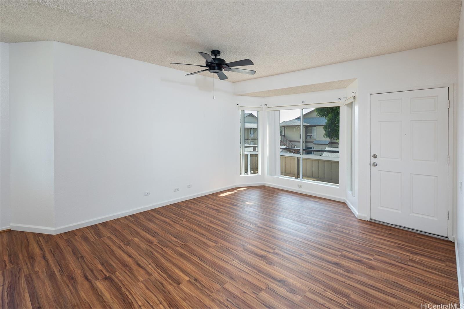 91-525 Puamaeole Street Ewa Beach - Rental - photo 2 of 19