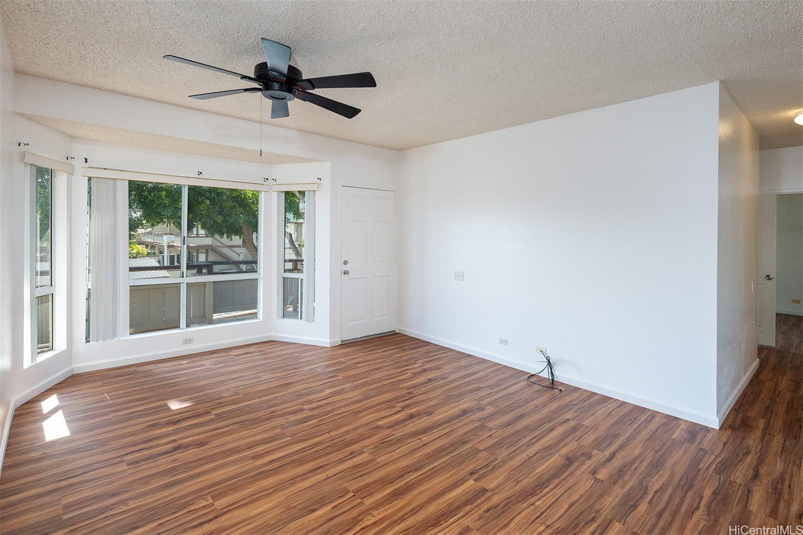 91-525 Puamaeole Street Ewa Beach - Rental - photo 3 of 19