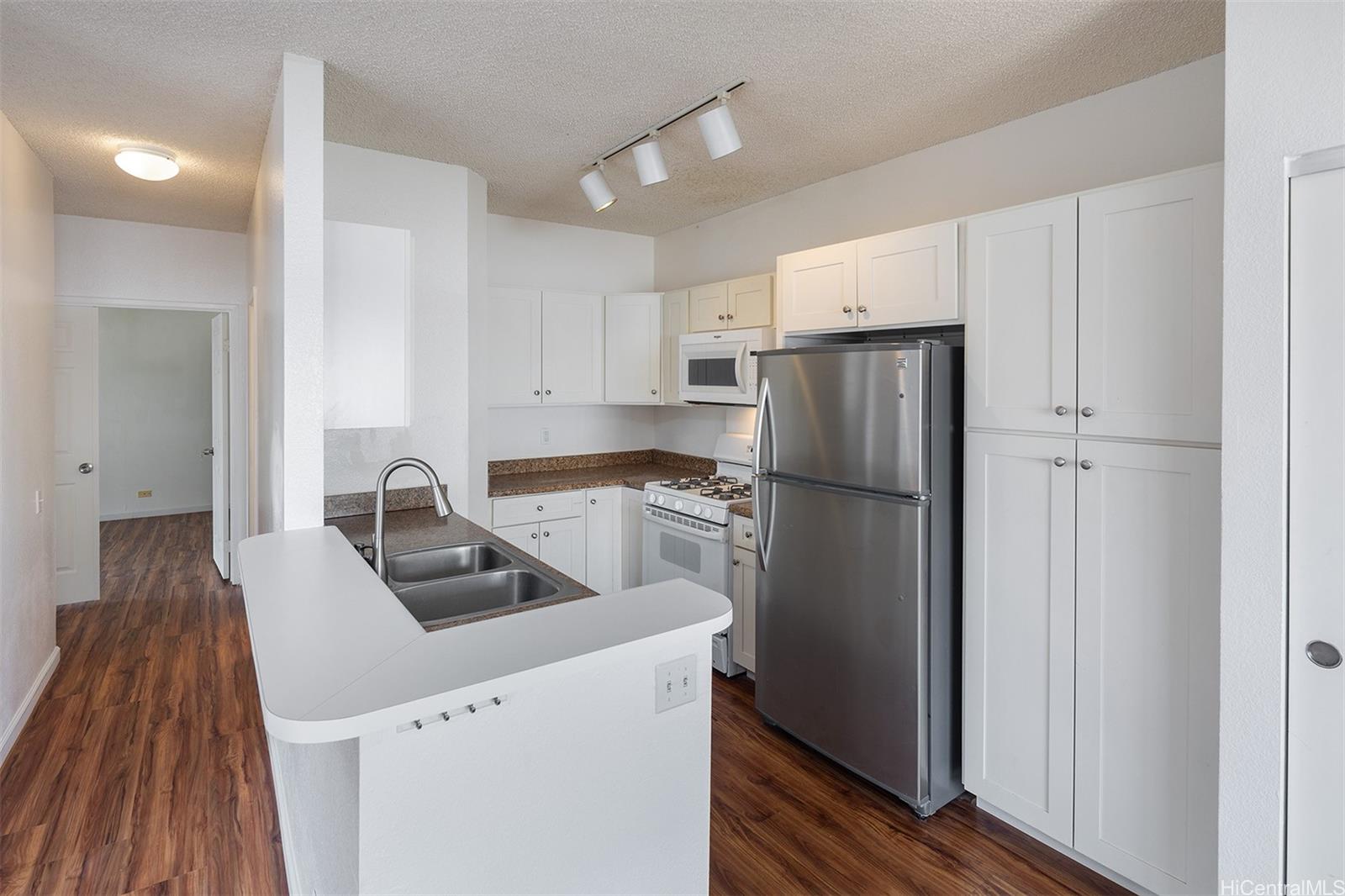 91-525 Puamaeole Street Ewa Beach - Rental - photo 5 of 19