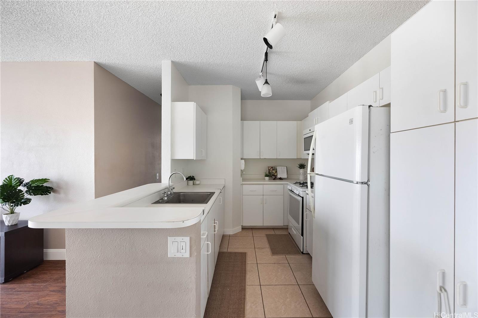 Palm Court condo # 50T, Ewa Beach, Hawaii - photo 6 of 25