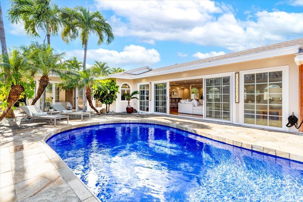 916  Hunakai Street Kahala Area, Diamond Head home - photo 2 of 25