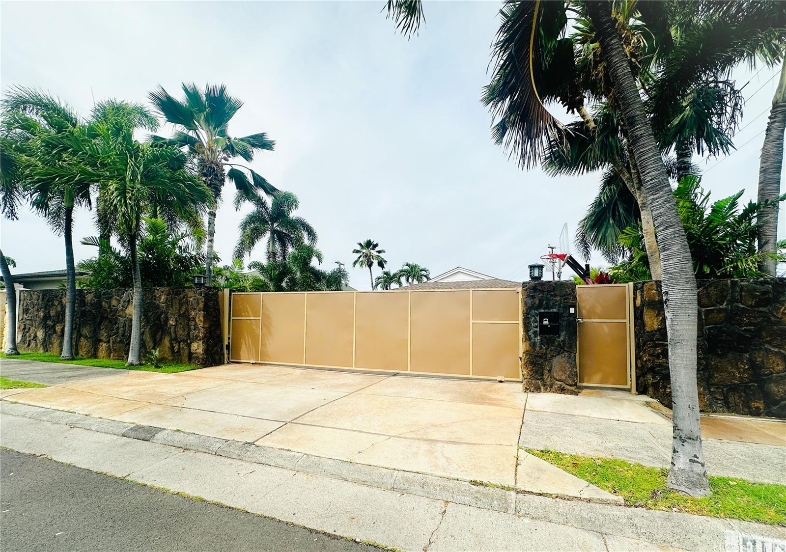 916  Hunakai Street Kahala Area, Diamond Head home - photo 8 of 25