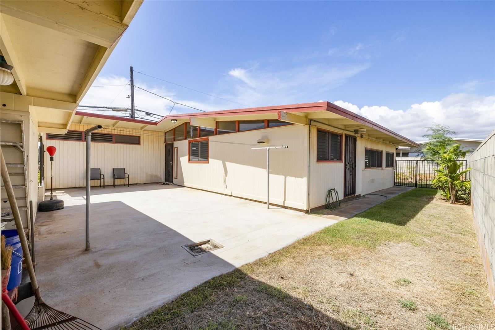 91-620  Aikanaka Road Ewa Beach, Ewaplain home - photo 5 of 25