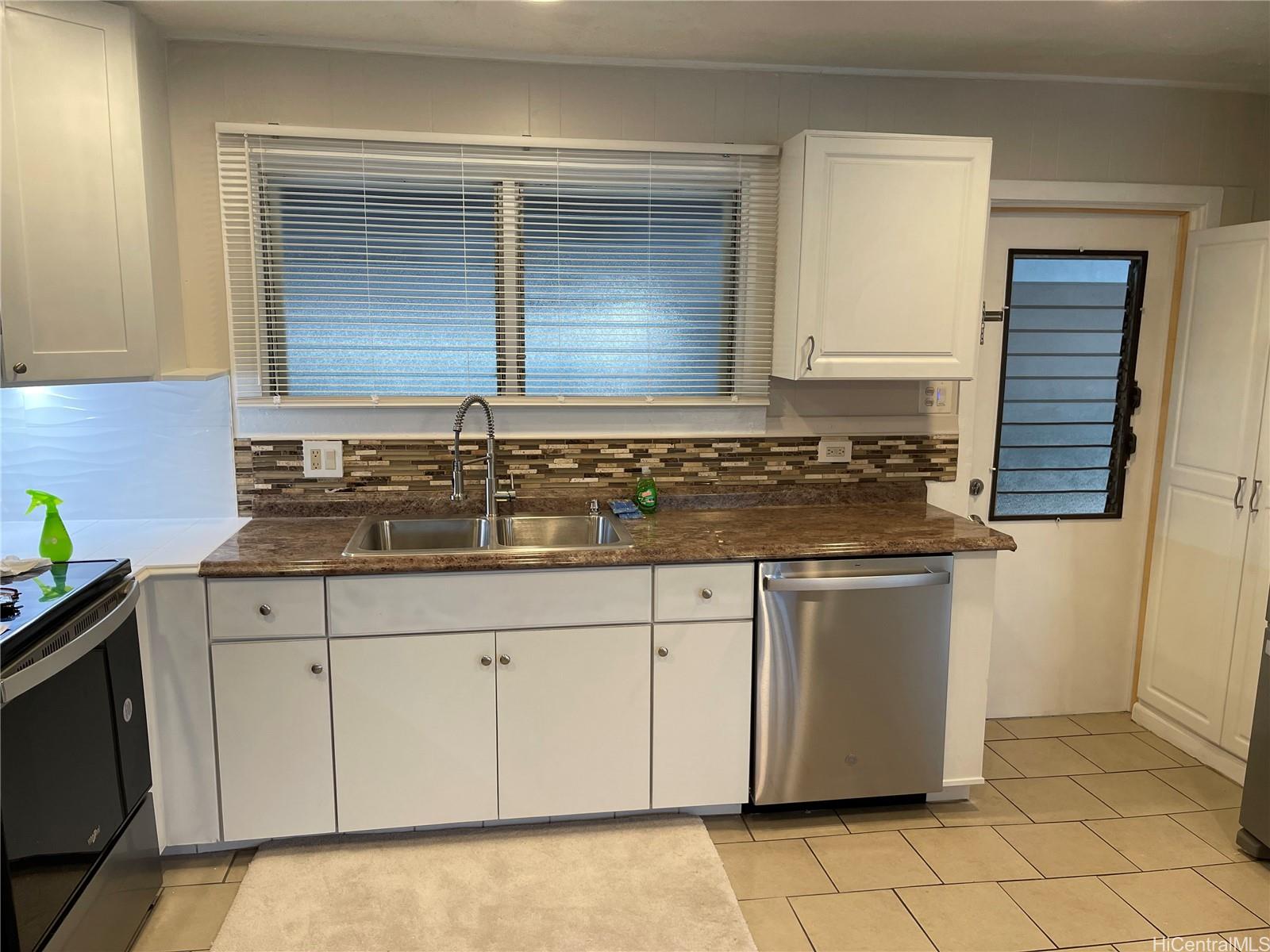 91-748 Oneula Place Ewa Beach - Rental - photo 2 of 15