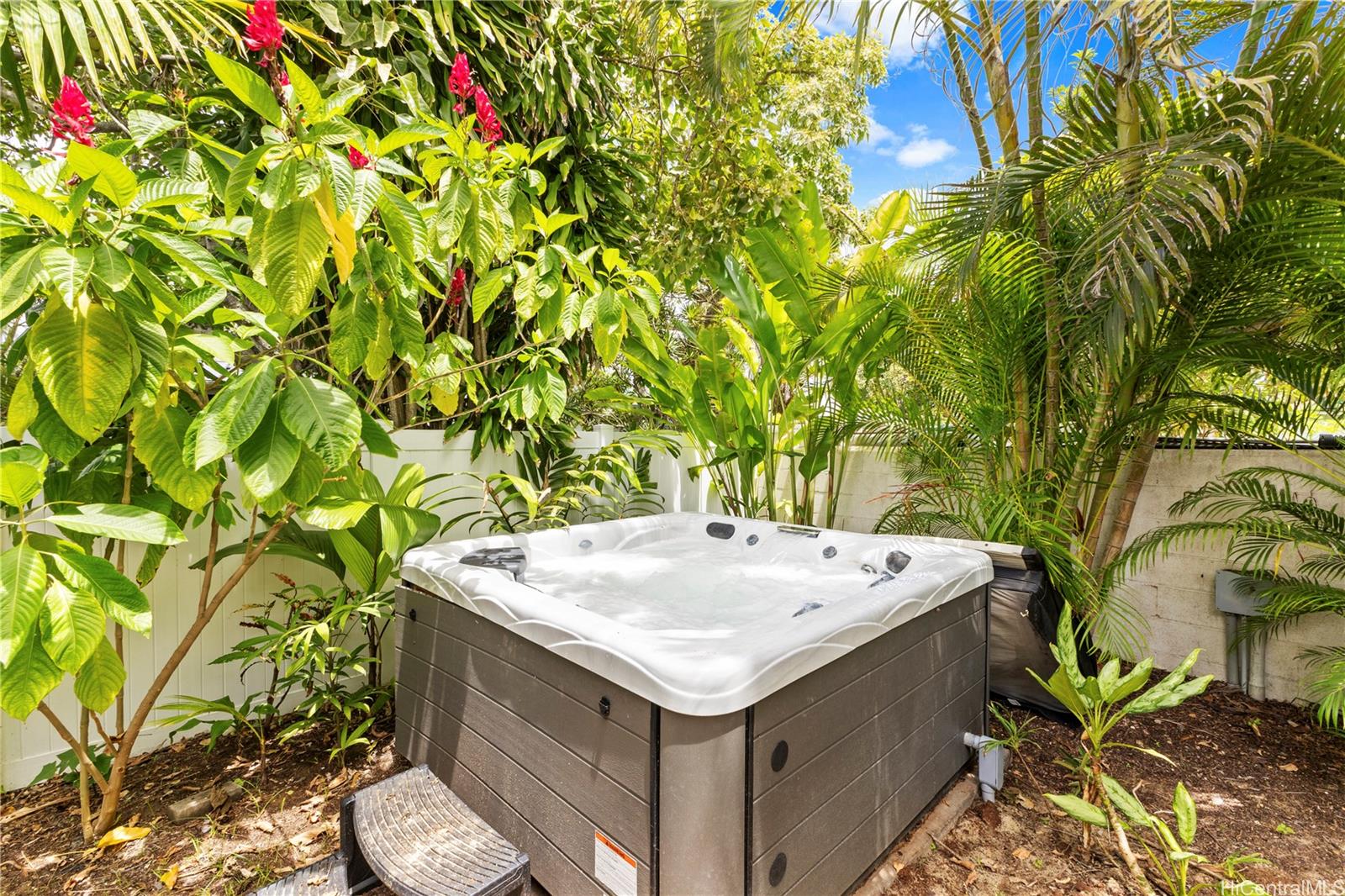 918  Oneawa Street Koolaupoko, Kailua home - photo 15 of 22