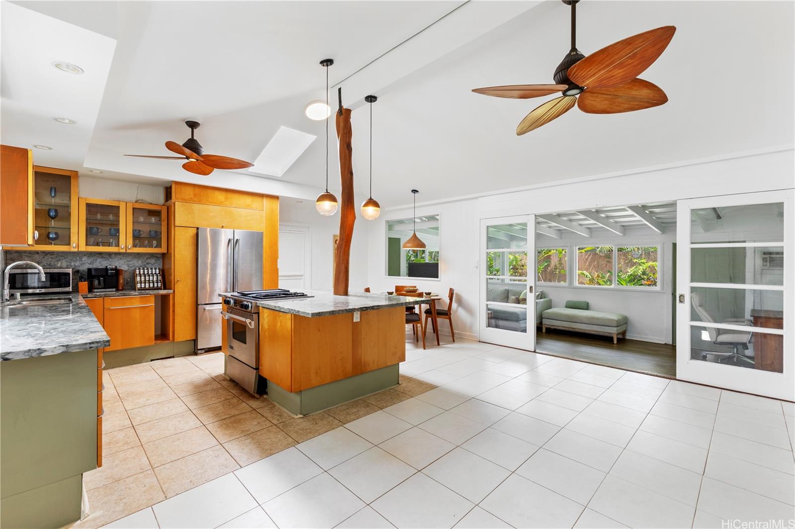 918  Oneawa Street Koolaupoko, Kailua home - photo 3 of 22