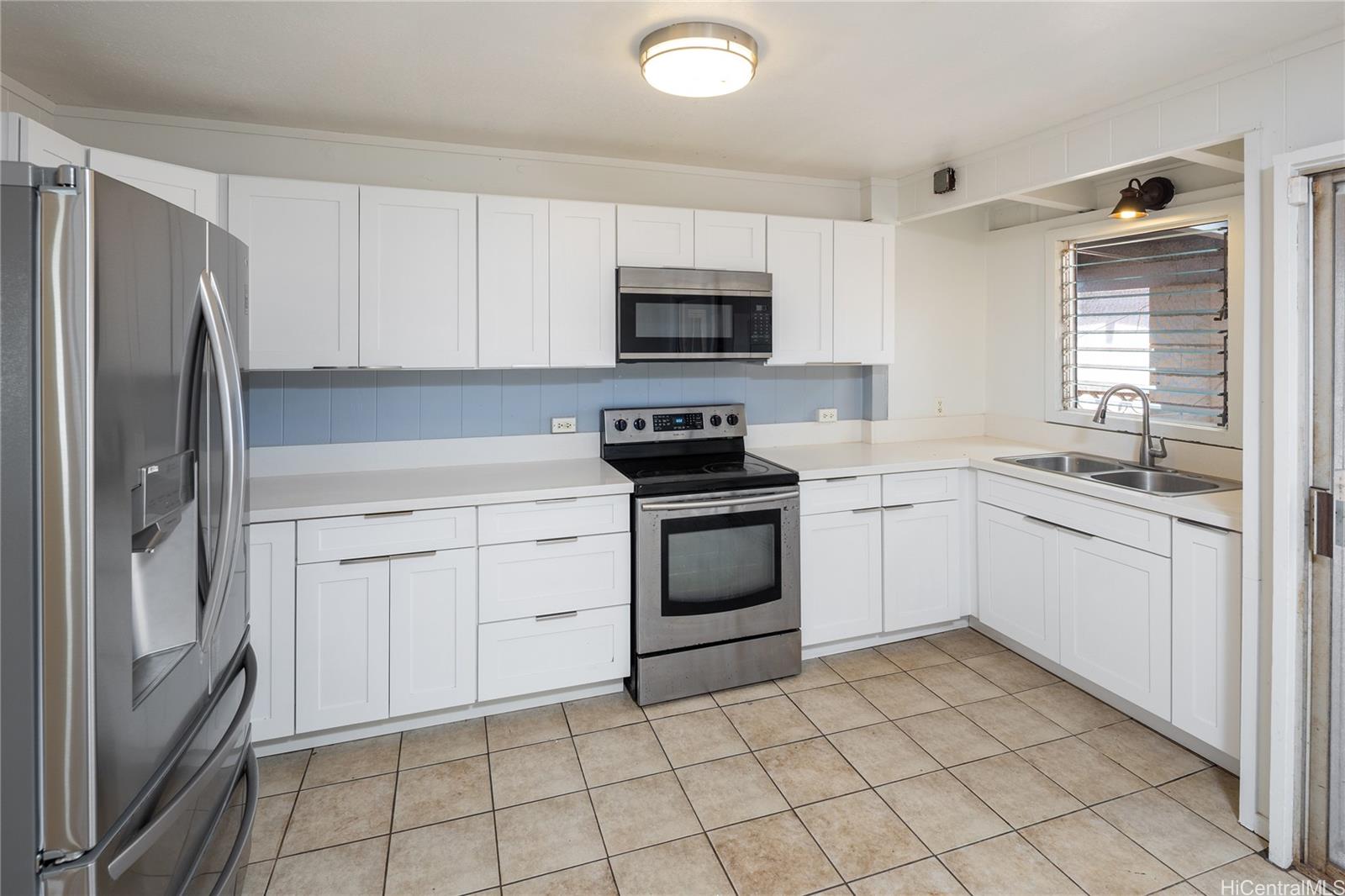 91-820  Lipaki Place Ewa Beach, Ewaplain home - photo 2 of 25