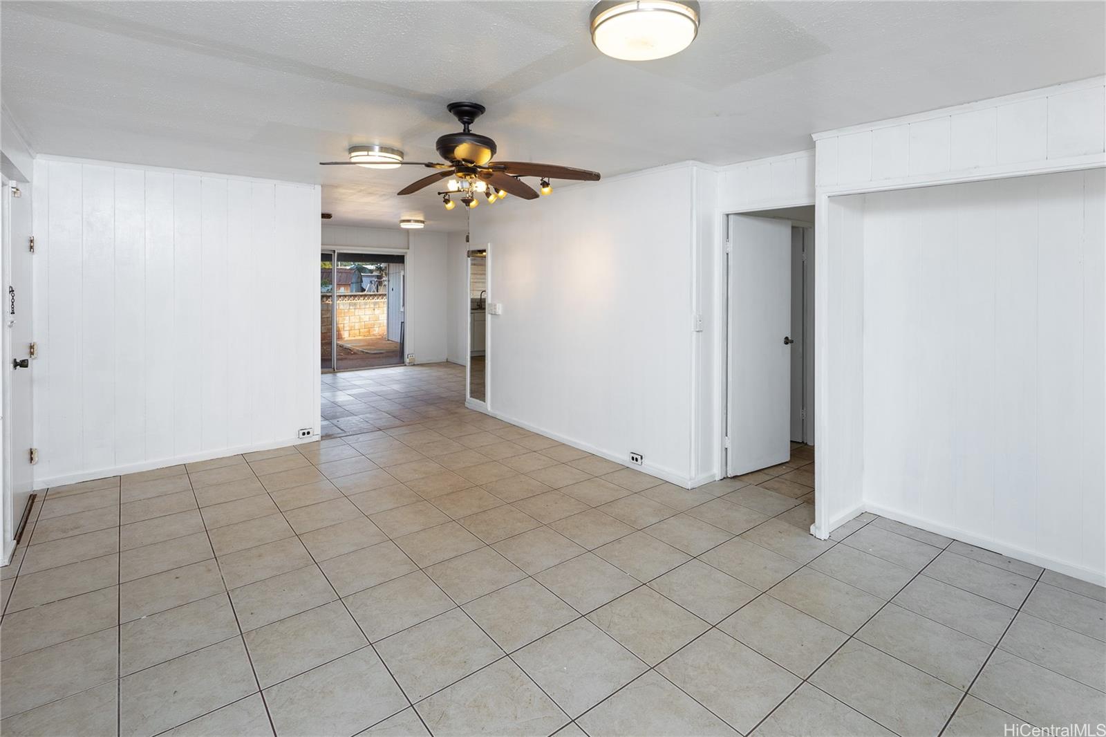 91-820  Lipaki Place Ewa Beach, Ewaplain home - photo 8 of 25