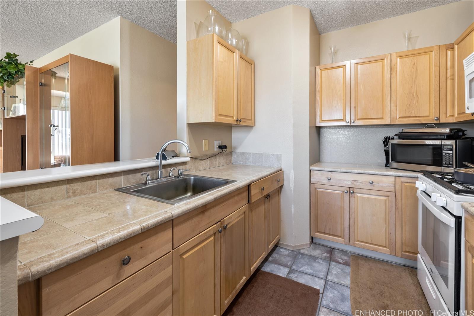 Palm Court condo # 6R, Ewa Beach, Hawaii - photo 2 of 14