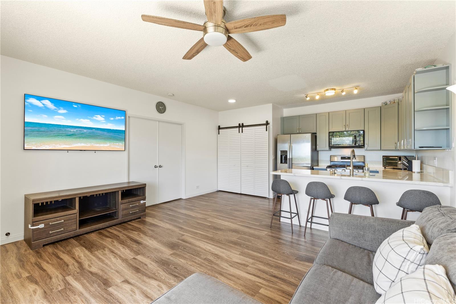 Palm Court condo # 5S, Ewa Beach, Hawaii - photo 3 of 22