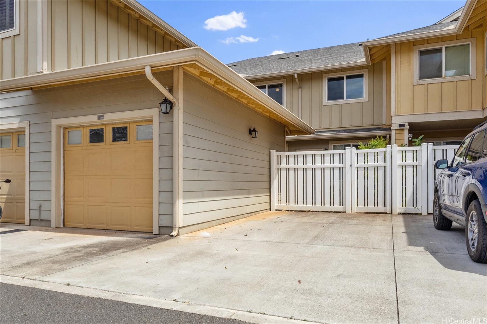 Hoopili CA townhouse # 909, Ewa Beach, Hawaii - photo 2 of 24