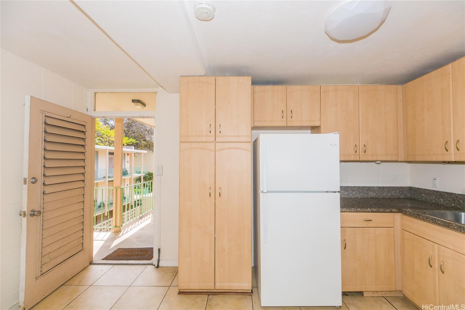 Bishop Manor condo # 22, Honolulu, Hawaii - photo 20 of 25