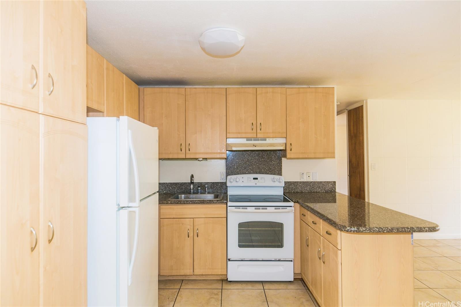 Bishop Manor condo # 22, Honolulu, Hawaii - photo 22 of 25