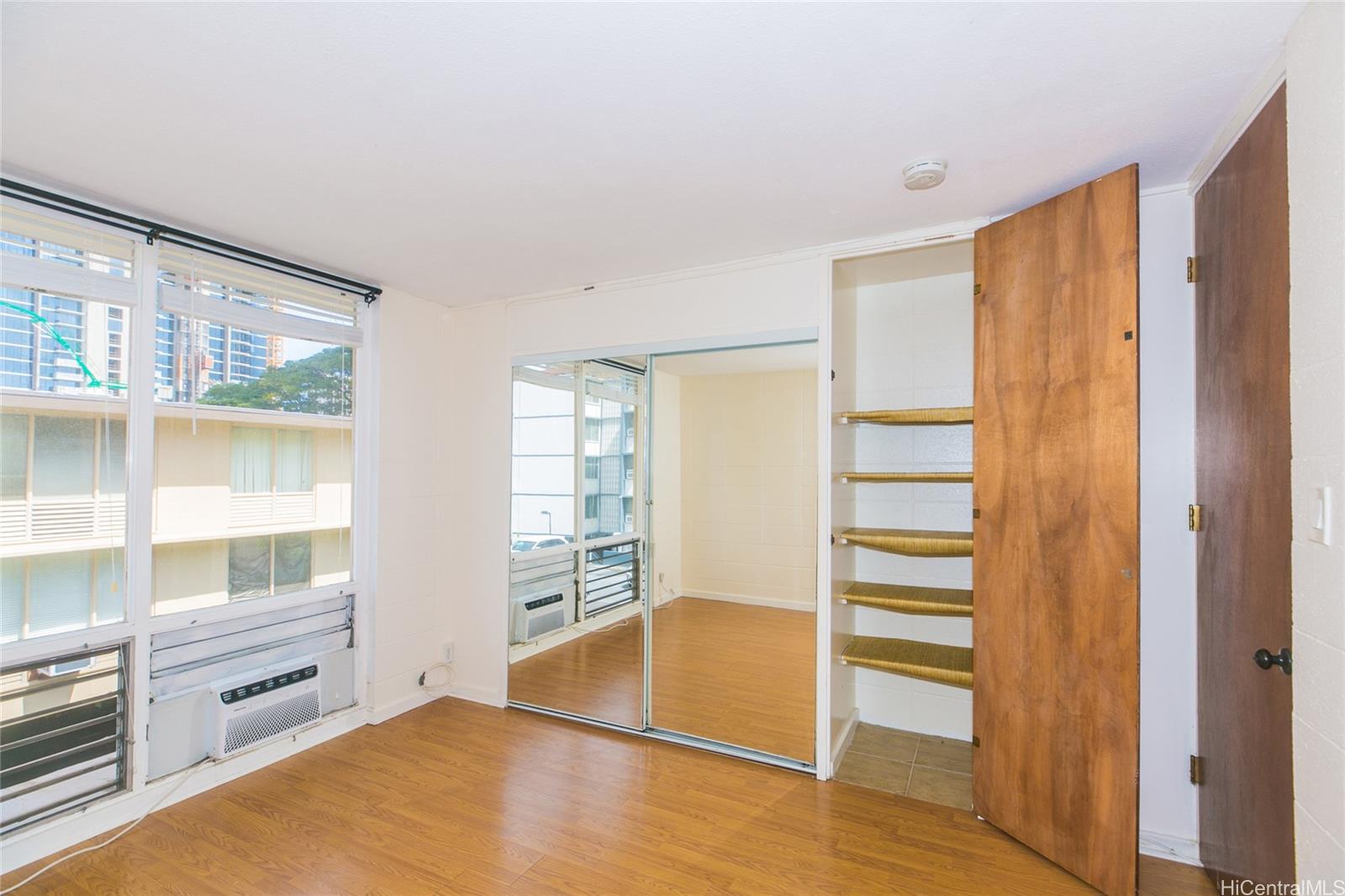 Bishop Manor condo # 22, Honolulu, Hawaii - photo 4 of 25