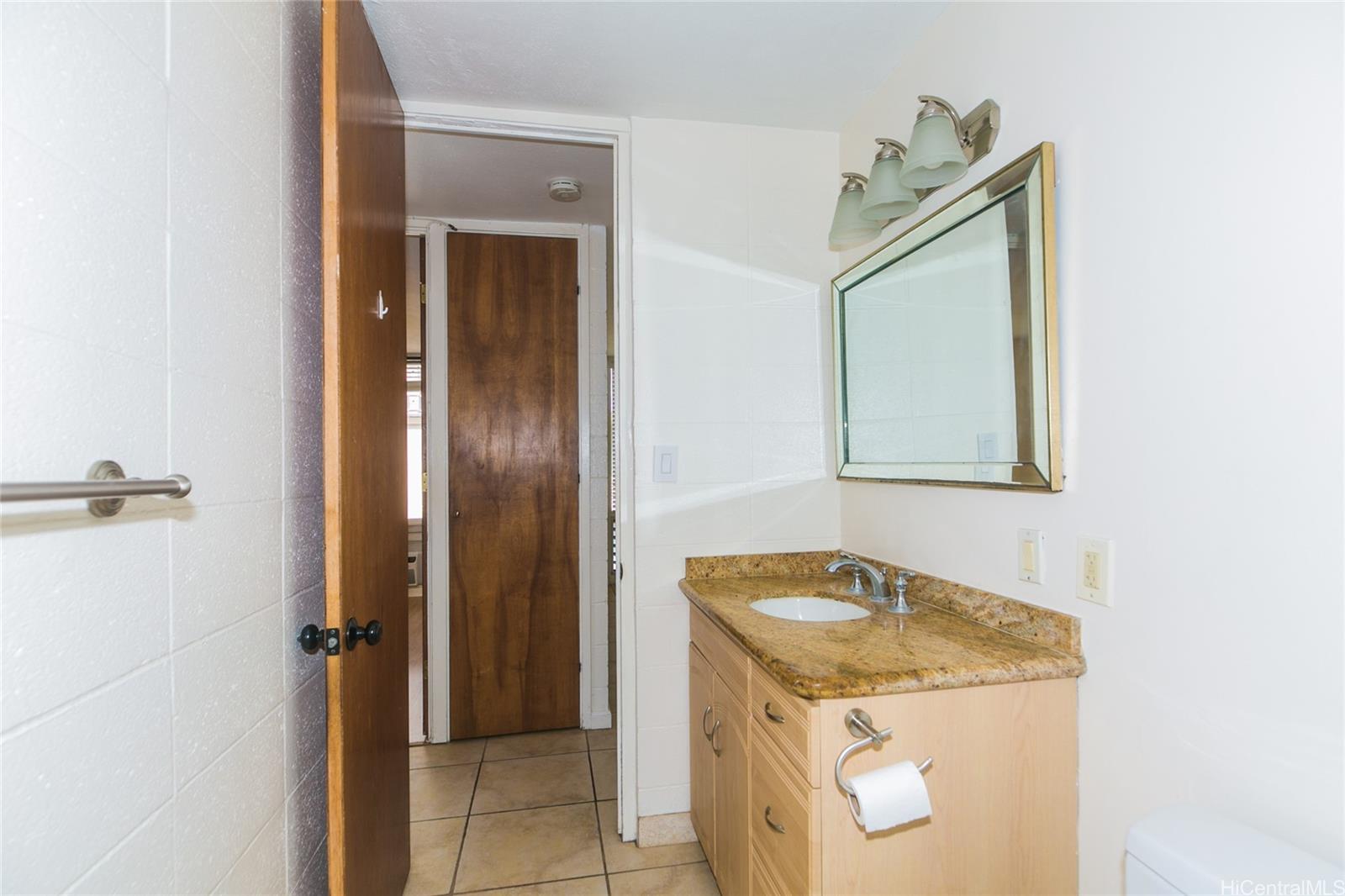 Bishop Manor condo # 22, Honolulu, Hawaii - photo 10 of 25