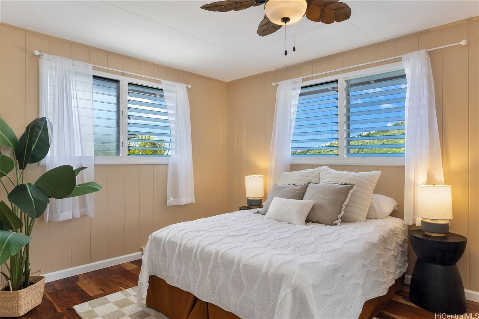 920  Leighton Street Aina Haina Area, Diamond Head home - photo 14 of 25