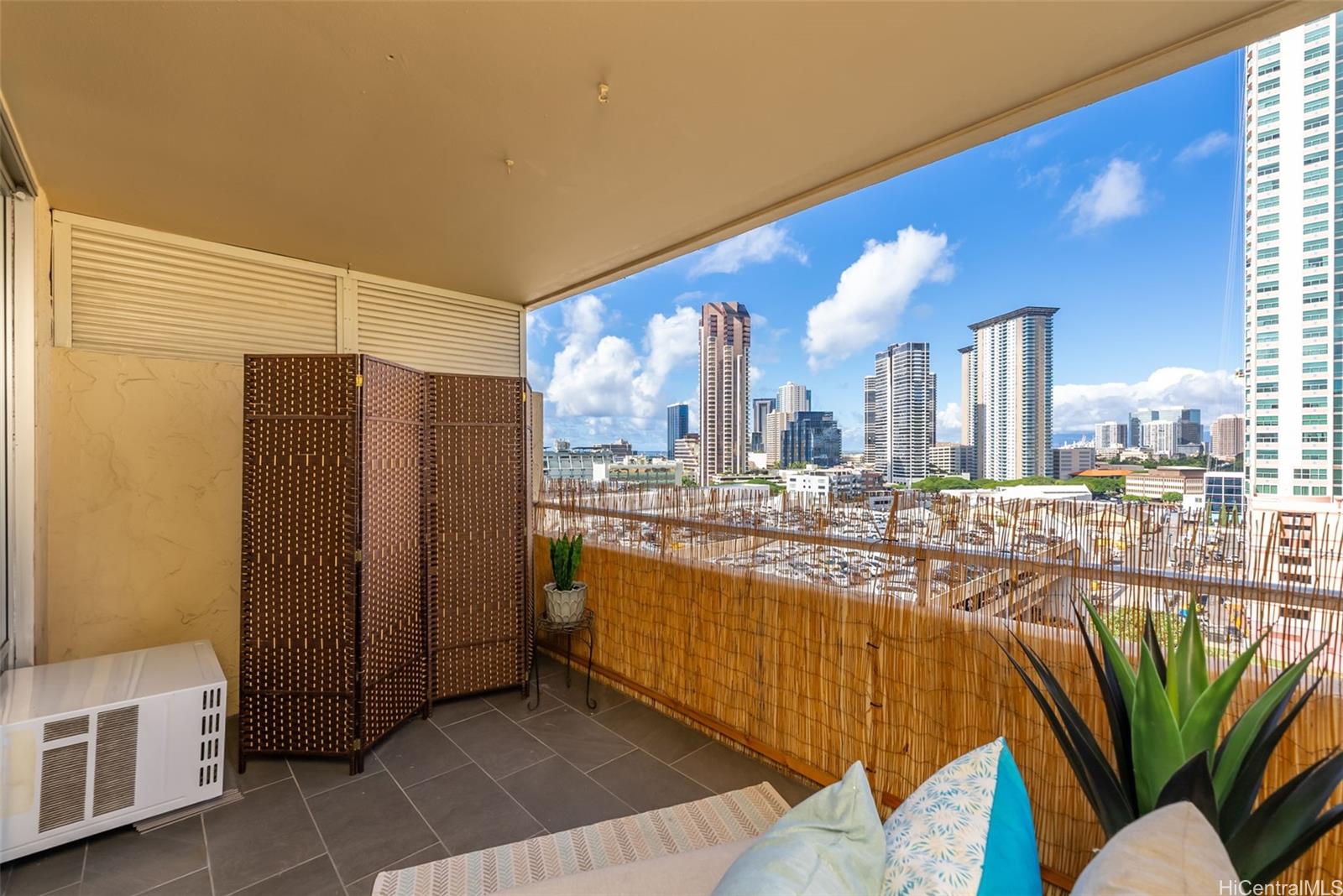 Royal Court condo # 12C, Honolulu, Hawaii - photo 17 of 25