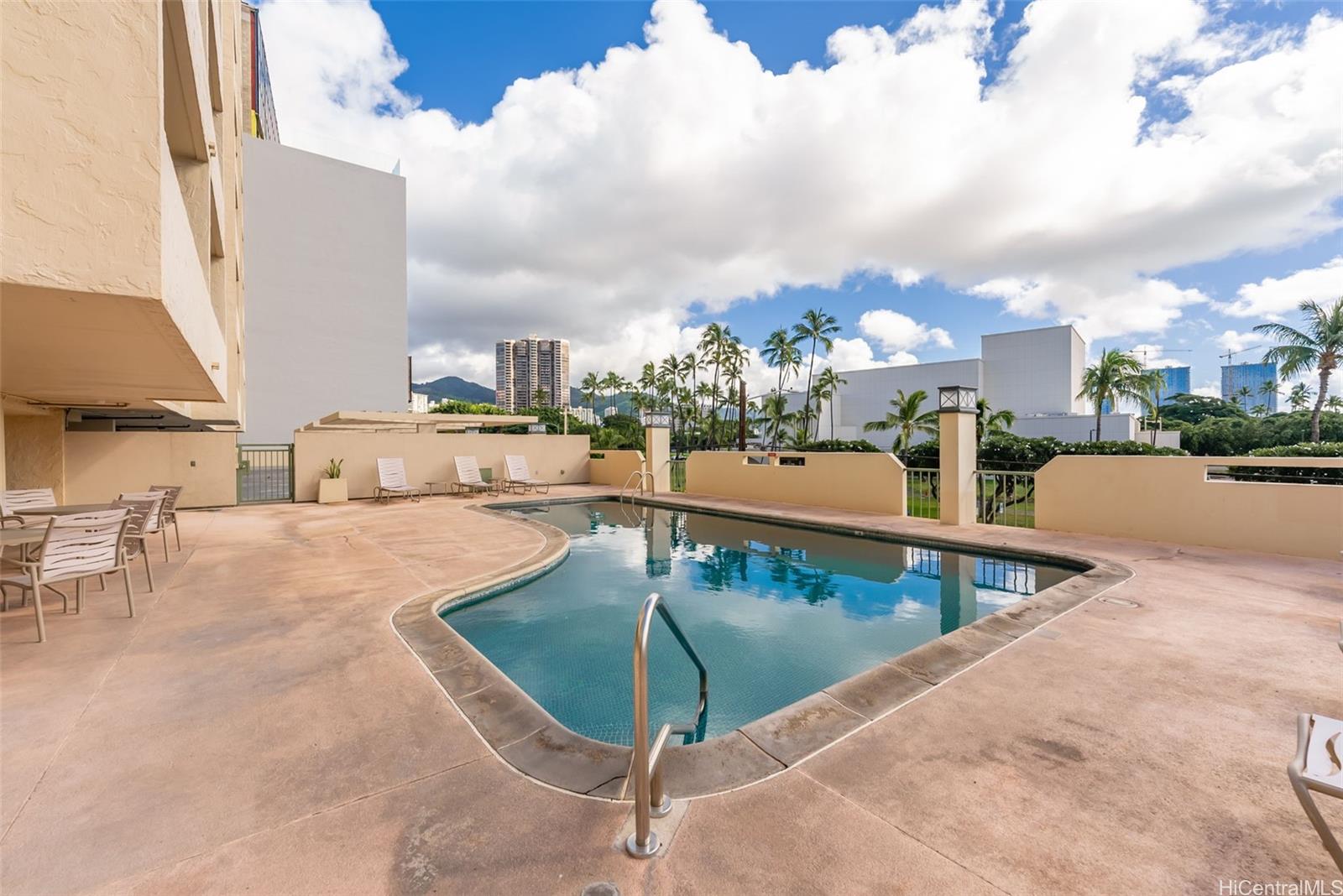 Royal Court condo # 12C, Honolulu, Hawaii - photo 21 of 25