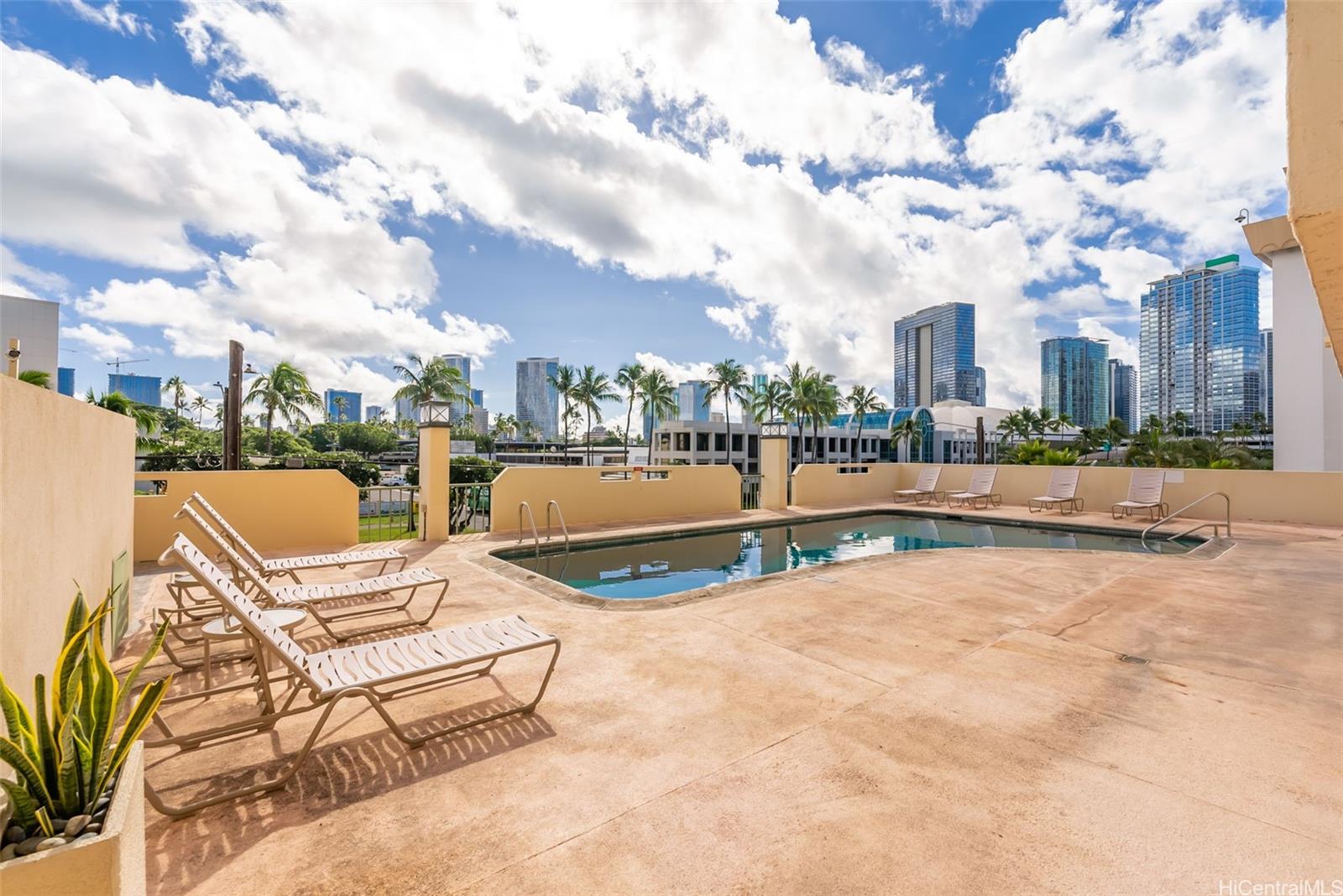 Royal Court condo # 12C, Honolulu, Hawaii - photo 22 of 25