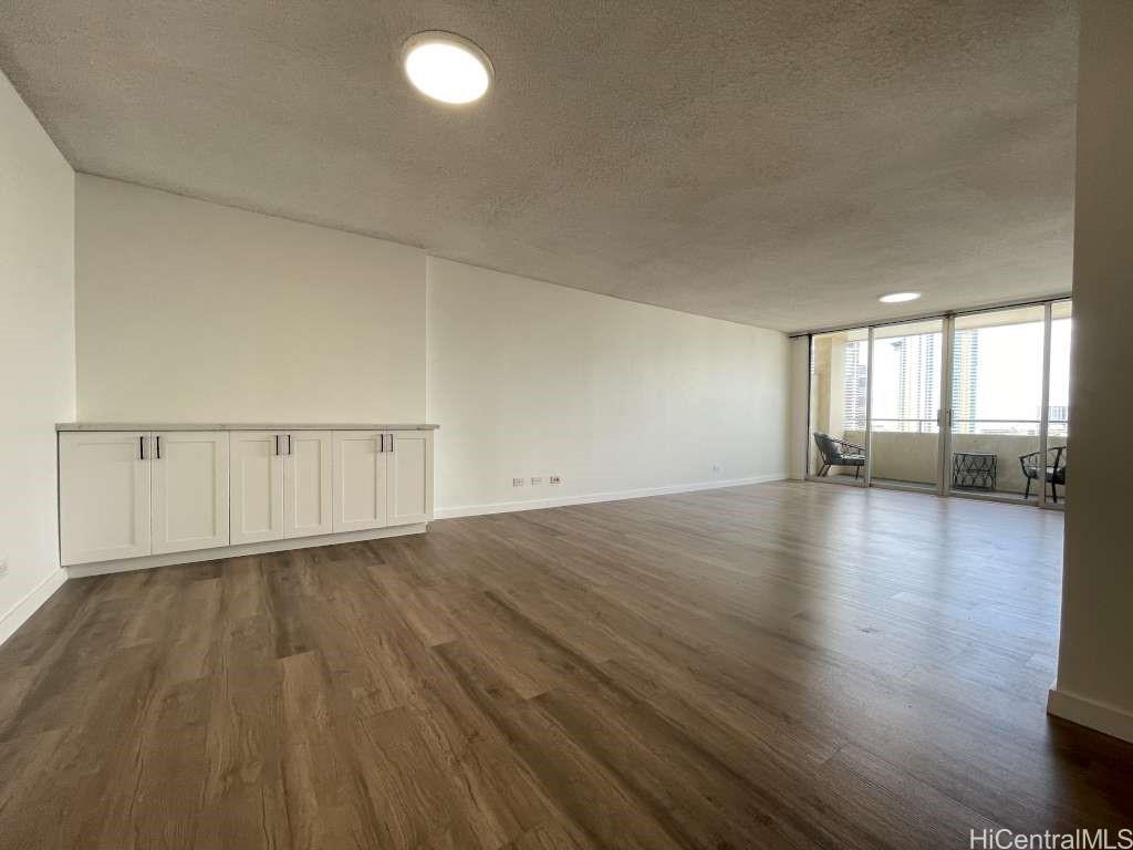 920 Ward Ave Honolulu - Rental - photo 4 of 25