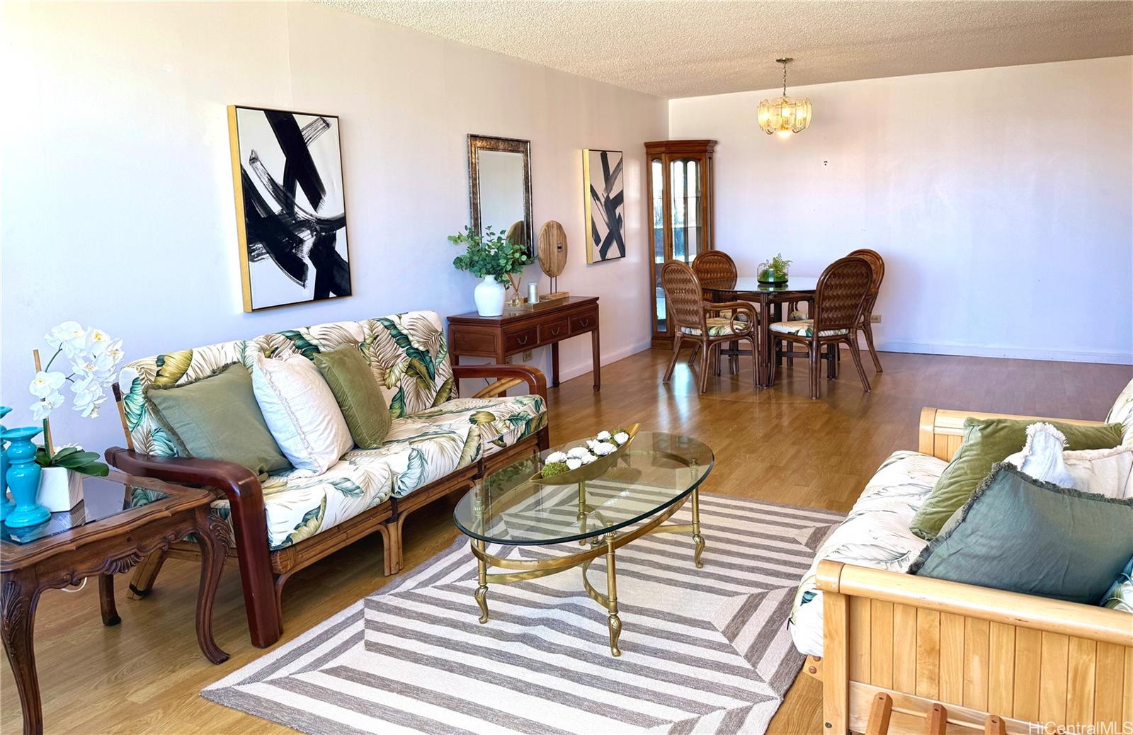 Royal Court condo # 16H, Honolulu, Hawaii - photo 2 of 14