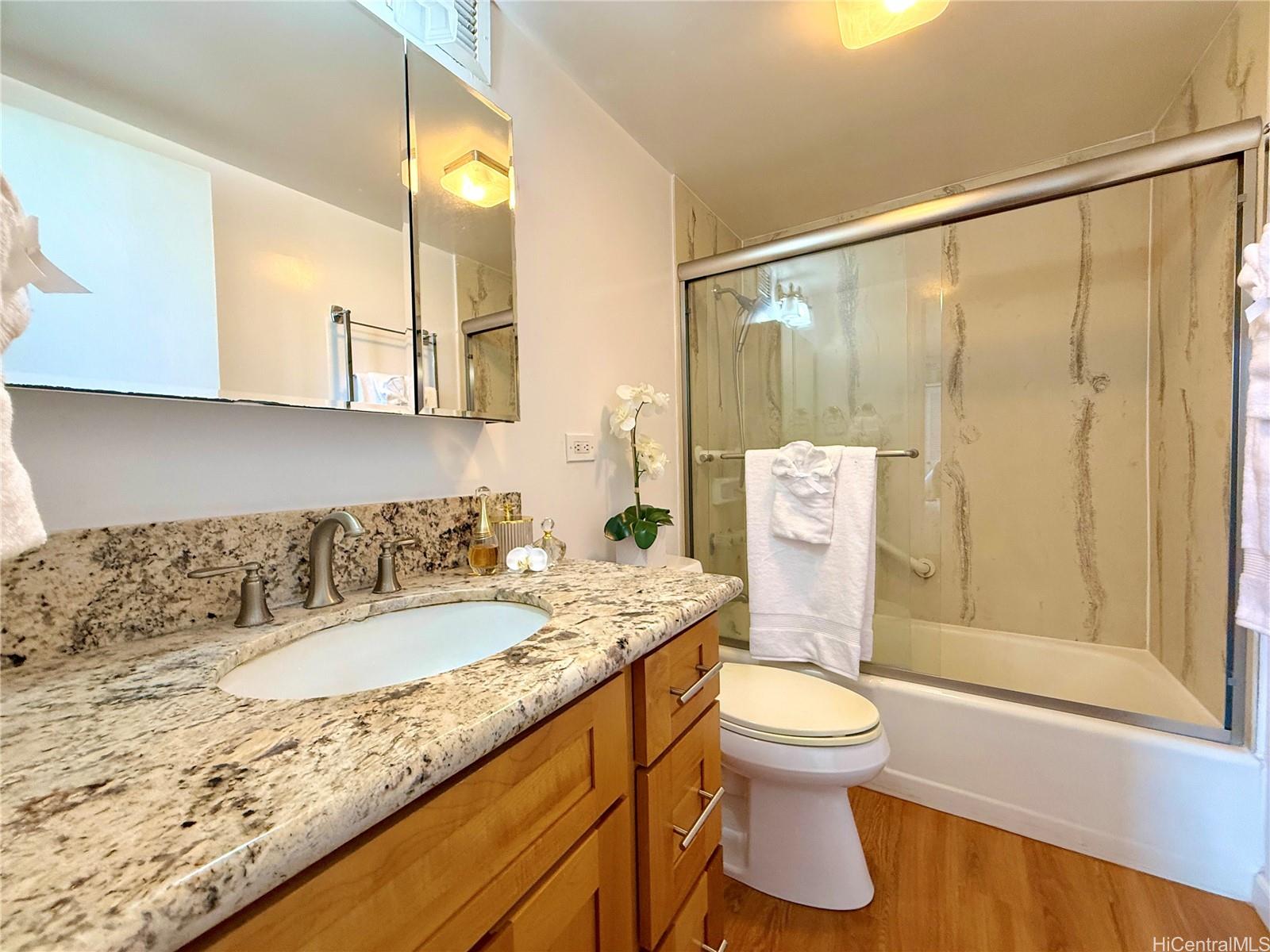 Royal Court condo # 16H, Honolulu, Hawaii - photo 3 of 14