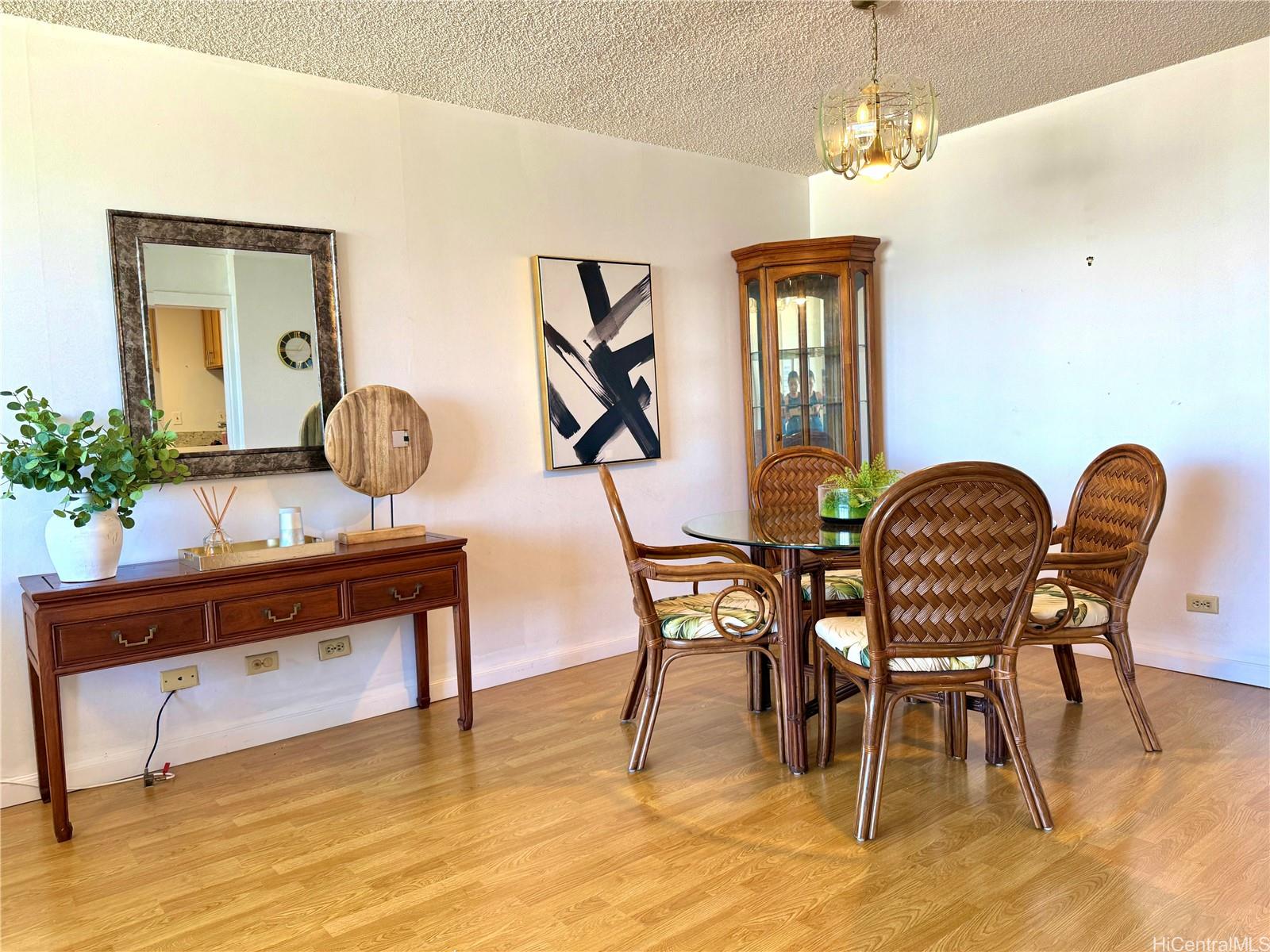 Royal Court condo # 16H, Honolulu, Hawaii - photo 4 of 14