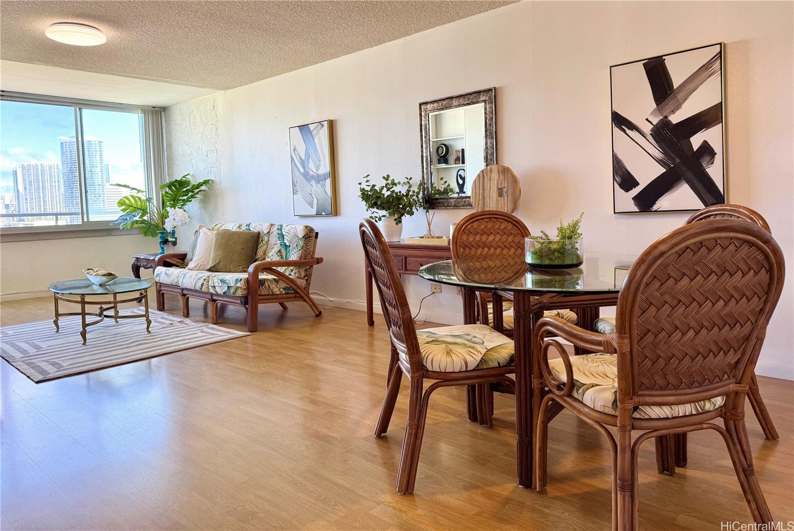 Royal Court condo # 16H, Honolulu, Hawaii - photo 6 of 14