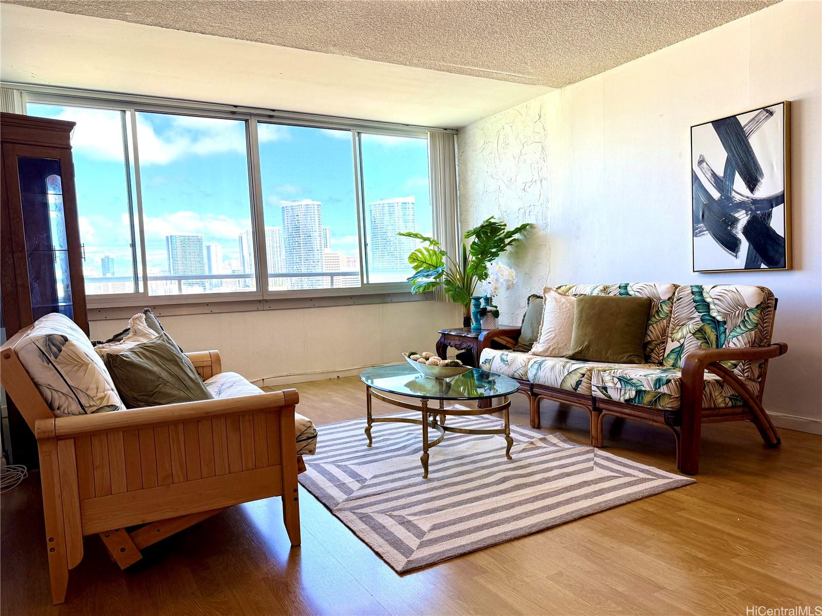 Royal Court condo # 16H, Honolulu, Hawaii - photo 7 of 14