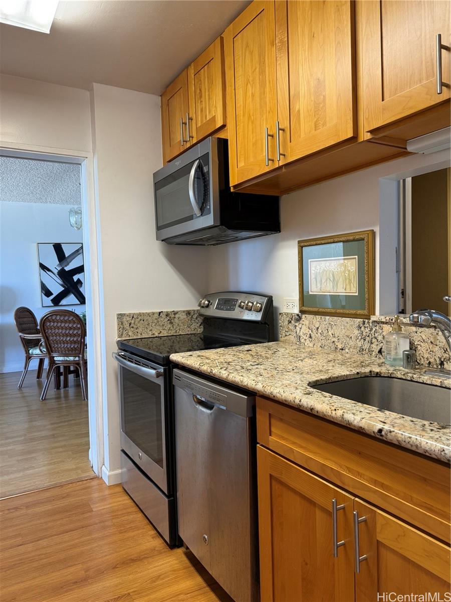 Royal Court condo # 16H, Honolulu, Hawaii - photo 9 of 14