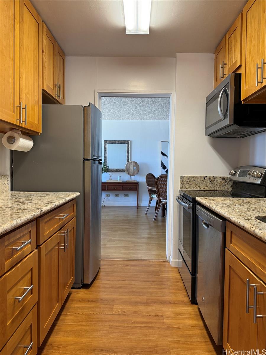 Royal Court condo # 16H, Honolulu, Hawaii - photo 10 of 14