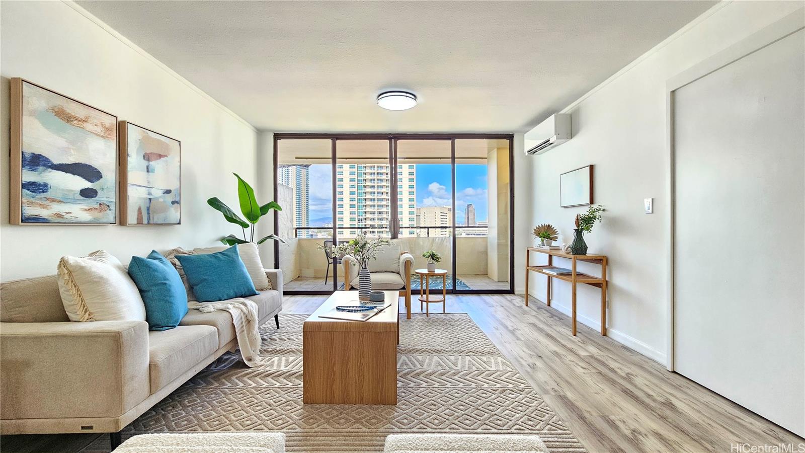 Royal Court condo # 17G, Honolulu, Hawaii - photo 2 of 24