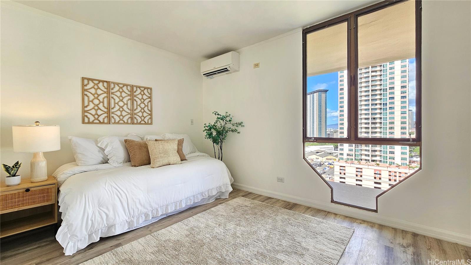 Royal Court condo # 17G, Honolulu, Hawaii - photo 11 of 24