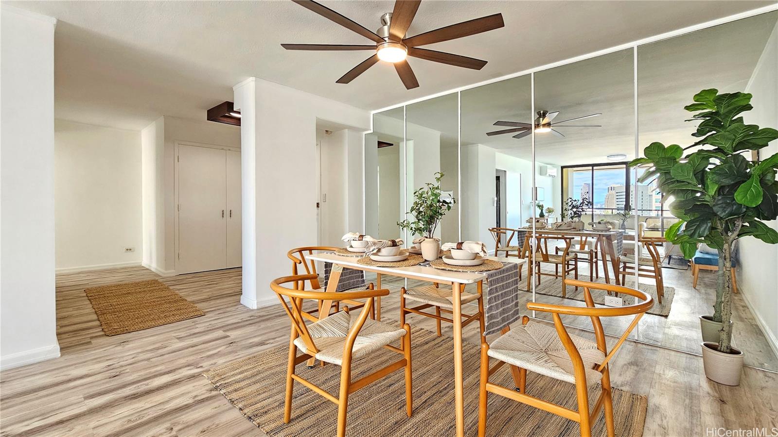 Royal Court condo # 17G, Honolulu, Hawaii - photo 3 of 24