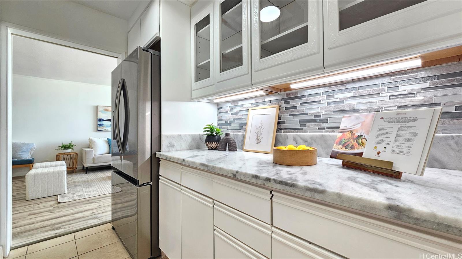 Royal Court condo # 17G, Honolulu, Hawaii - photo 7 of 24