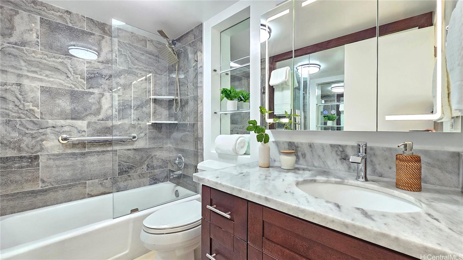 Royal Court condo # 17G, Honolulu, Hawaii - photo 10 of 24