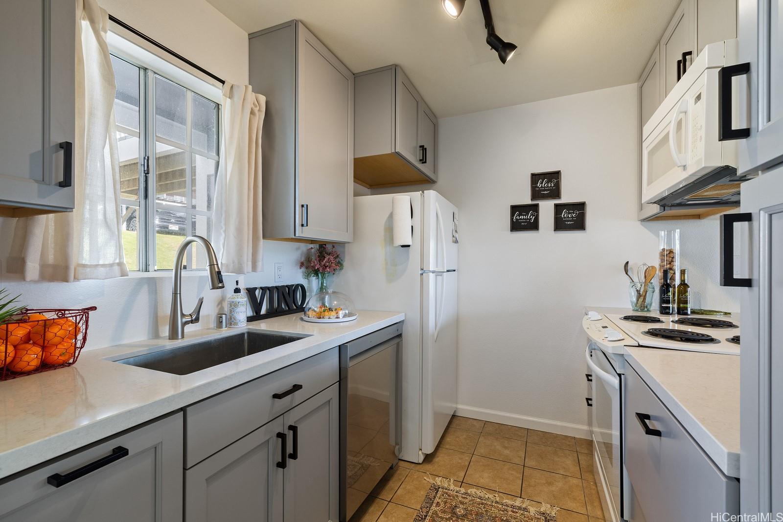 Palehua Community Assoc. townhouse # 5103, Kapolei, Hawaii - photo 7 of 25