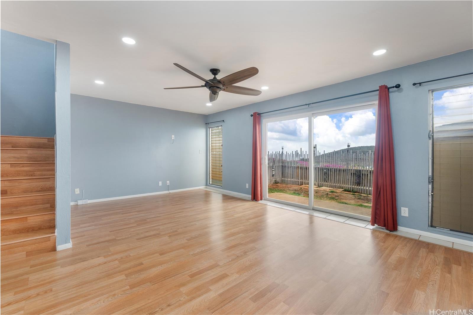 92-1043 Makakilo Drive townhouse # 88, Kapolei, Hawaii - photo 3 of 25