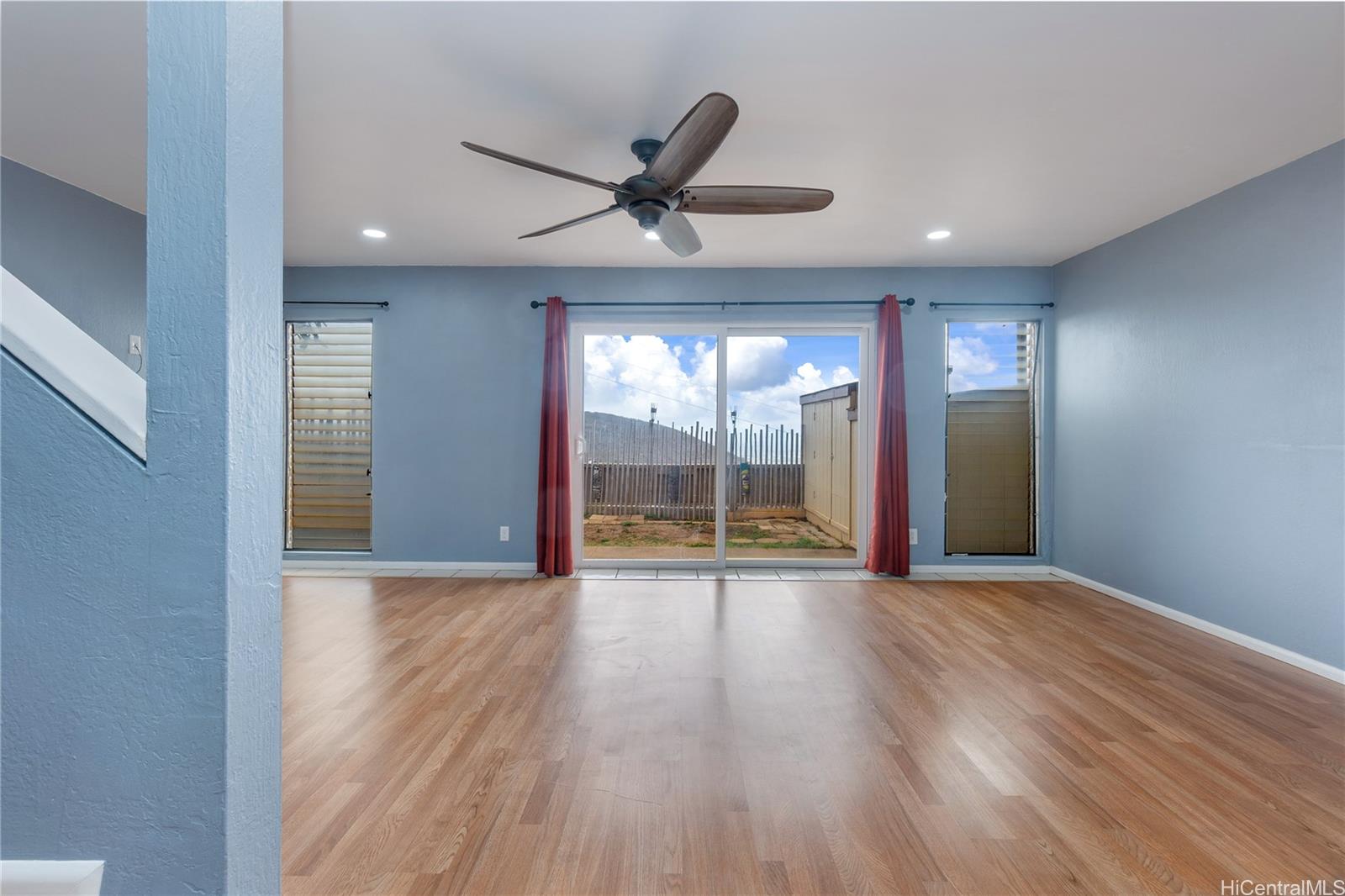 92-1043 Makakilo Drive townhouse # 88, Kapolei, Hawaii - photo 4 of 25